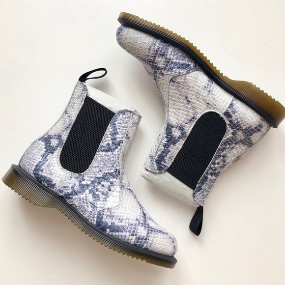 [ nib ] Dr. Martens Flora Snake Chelsea Boots - Picture 2 of 5